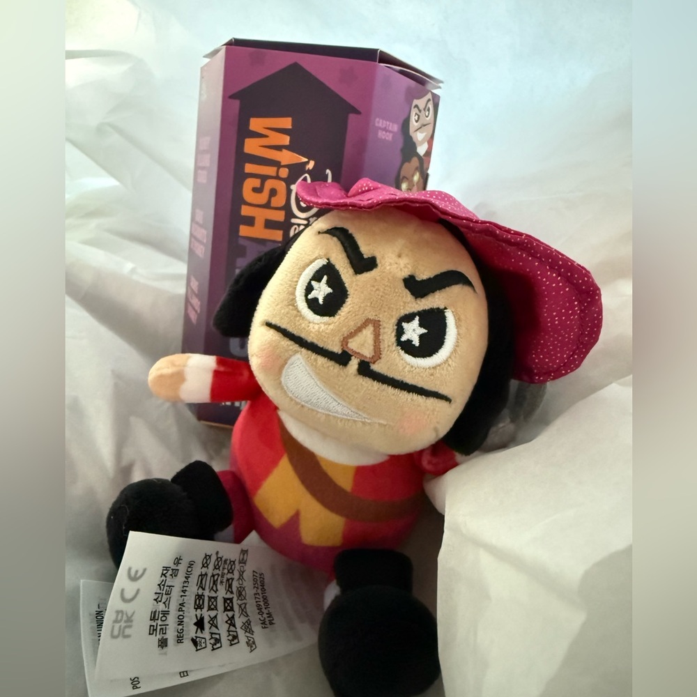 Disney Wishables Shimmer‎ Villians Series- Captain Hook